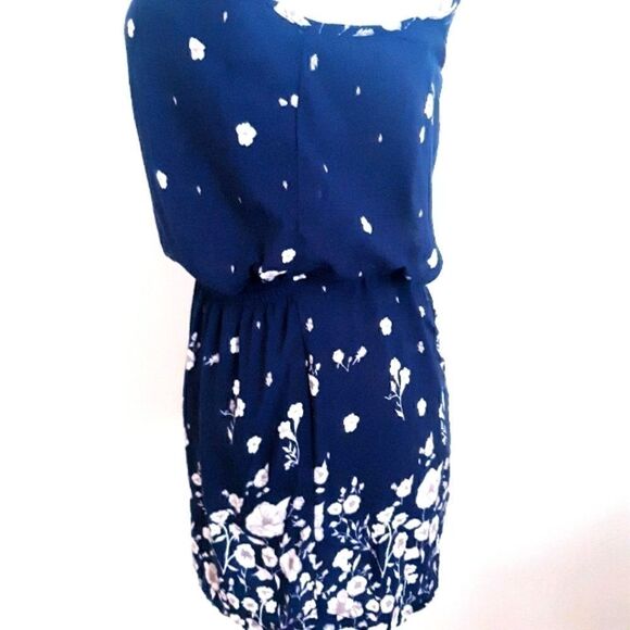 GarageāFloralāPrintĀ SleevelessāRomperāPocketsāXS - Picture 3 of 6